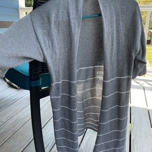Gap gray short cotton sleeve cardigan, size XS